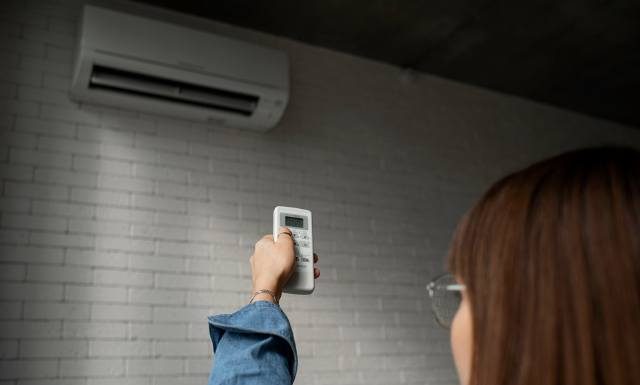 Uważaj na klimatyzację. Tymi bakteriami z brudnego urządzenia w domu lub biurze możesz się zarazić