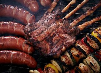 Co powoduje raka żołądka? Po te produkty lepiej nie sięgać na co dzień. Podajemy „czarną listę”