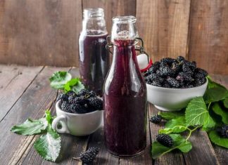 Przypomina jeżynę, ale to morwa czarna! Ochroni cię przed cukrzycą i miażdżycą. Zrób z niej fenomenalną w smaku morwówkę