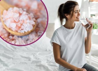 Dodaj łyżeczkę do wody i wypij rano. W pół godziny pozbędziesz się zaparcia. Oczyszcza i wspomaga odchudzanie