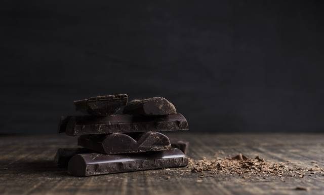 Czy gorzka czekolada jest zdrowa i pomaga się odchudzać? Sprawdziliśmy! Co mówią na ten temat wyniki badań?