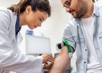 Hiperkaliemia, czyli nadmiar potasu we krwi. Przyczyny, normy i badania. Jak leczyć wysoki potas?