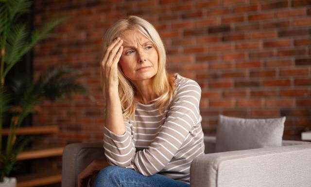To nie tylko migrena. Kiedy ból głowy i nudności mogą być symptomem glejaka?