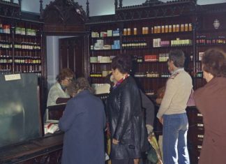 Leki, które pamiętasz z dzieciństwa. Tak wyglądała apteczka w PRL-u