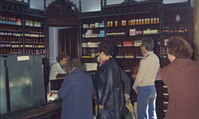 Leki, które pamiętasz z dzieciństwa. Tak wyglądała apteczka w PRL-u