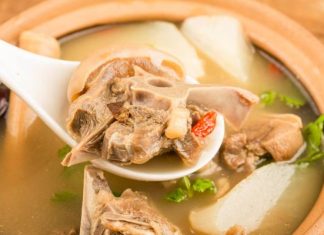 Ta zupa to płynne złoto! Wzmocni stawy, poprawi trawienie i odmłodzi ciało