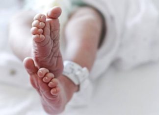 Nagła śmierć łóżeczkowa. Kiedy ryzyko jest największe i jak zapobiegać śmierci łóżeczkowej u niemowląt?