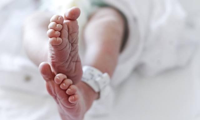 Nagła śmierć łóżeczkowa. Kiedy ryzyko jest największe i jak zapobiegać śmierci łóżeczkowej u niemowląt?