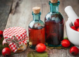 Lek z dzikich owoców. To najlepsza nalewka na ciśnienie, nerwicę i alergię. Musisz ją zrobić teraz