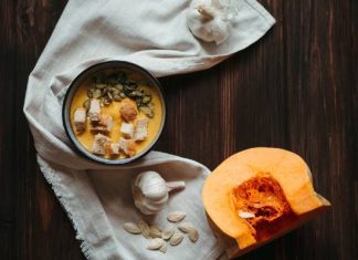 Od zupy po kawę. Dlaczego warto jeść dynię właśnie teraz? Tak działa na zdrowie