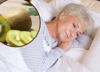 Zjedz godzinę przed snem, a zaśniesz w kilka chwil. Kiwi to lek na problemy z zasypianiem