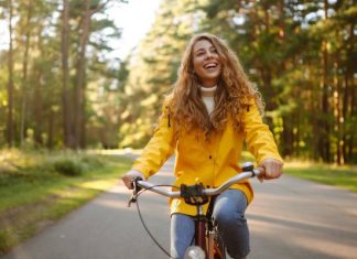Chcesz żyć dłużej? Wystarczy godzina! 9 zaskakujących korzyści z jazdy na rowerze
