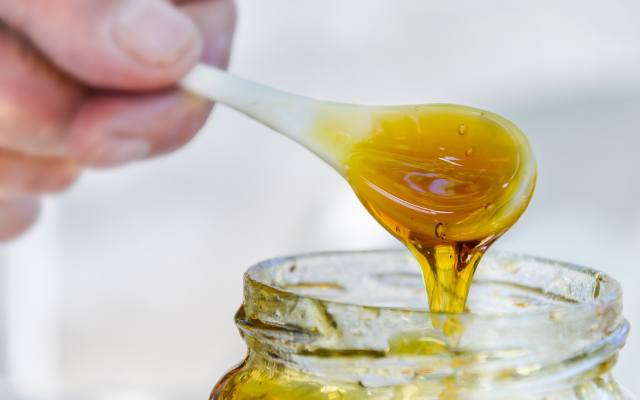 Napój na jesień – woda miodowa. Na odporność i sprawne trawienie