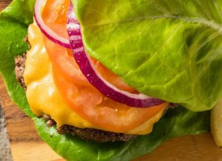 Odstaw bułki i ziemniaki – brzuch zacznie znikać! Sprawdź, jak działa dieta low carb