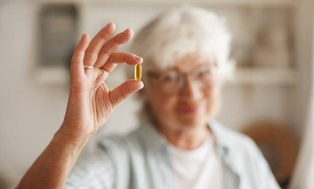 Masz za mało witaminy D? Sprawdź, jak potwierdzić niedobór i jak prawidłowo ją suplementować
