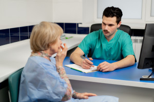 „Po cichu” niszczy twój mózg. Naukowcy odkryli niepokojącą zależność