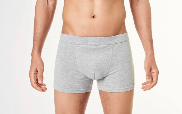 Jak prawidłowo wykonać samobadanie jąder? Prosta instrukcja dla mężczyzn