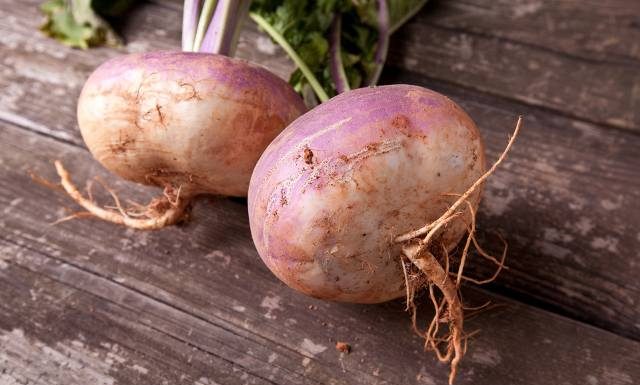 Zapomniane warzywo na nadciśnienie i zaparcia. Zrób z niego syrop na kaszel, ale nie podawaj dzieciom!