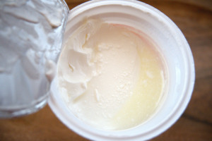 Dziurawi jelita, doprowadza do cukrzycy. Dodawany na masową skalę