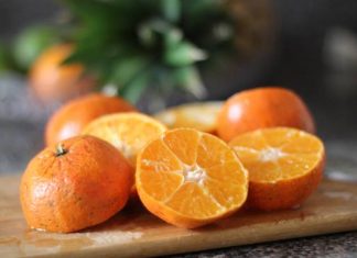 Jak wybrać słodkie mandarynki bez pestek? Wykorzystaj wskazówki, które pomogą odróżnić słodkie i soczyste owoce od kwaśnych