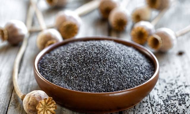 Mak nie tylko na świątecznym stole. Ułatwia zasypianie i wspomaga trawienie. Wykorzystaj właściwości maku niebieskiego na co dzień