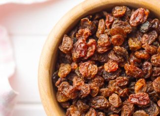Co się stanie z twoim ciałem, gdy codziennie będziesz jeść rodzynki? Efekty zobaczysz m.in. na skórze. Sprawdź, czy rodzynki są zdrowe