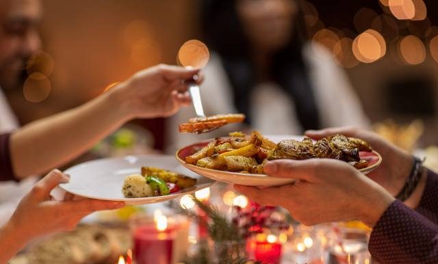 Jak zjeść zdrowo na Wigilię? Wybieraj dania z tymi produktami. Najlepsze składniki znajdziesz w wielu świątecznych daniach