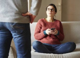 Gaslighting to okrutny rodzaj przemocy psychicznej. Zobacz, na czym polega i jak go rozpoznać