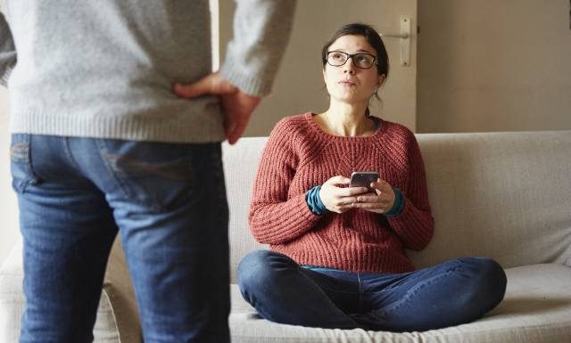 Gaslighting to okrutny rodzaj przemocy psychicznej. Zobacz, na czym polega i jak go rozpoznać