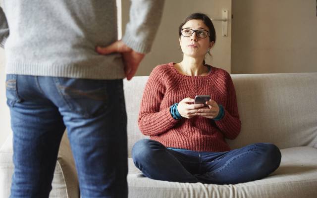 Gaslighting to okrutny rodzaj przemocy psychicznej. Zobacz, na czym polega i jak go rozpoznać