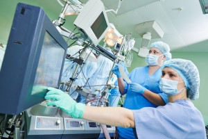 60 lat przeszczepów nerek w Polsce: od pionierskiego zabiegu do robotyki i sztucznych narządów