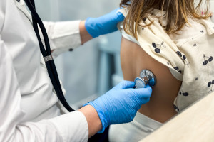 Ponad 260 tys. „ołowianych dzieci”. Raport nie pozostawia złudzeń