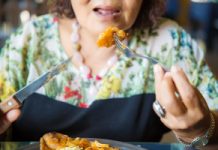 Doprowadza do cukrzycy, podnosi kortyzol. Kolacja zakazana o tej porze