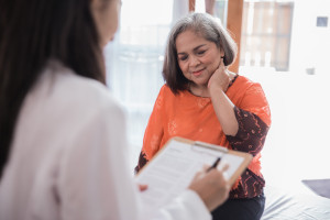 Nowe wytyczne dla osób z wysokim cholesterolem. Na liście liczba kroków