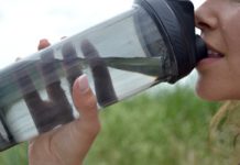 Już nie 8 szklanek dziennie. Nowe wytyczne dotyczące picia wody