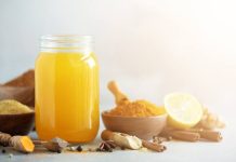 Nalewka z kurkumy to silny środek przeciwzapalny. Użyj przyprawy suszonej lub świeżej. Przepis i właściwości leczniczego przetworu