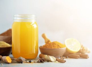 Nalewka z kurkumy to silny środek przeciwzapalny. Użyj przyprawy suszonej lub świeżej. Przepis i właściwości leczniczego przetworu