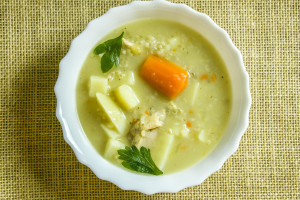 Najzdrowsza zupa dla jelit. Pomaga na wzdęcia i brzuch jak balon