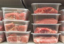 Polacy jedzą bez umiaru. Najgorsze mięso dla mózgu