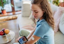 Nowe badanie: Stały pomiar poziomu cukru daje lepszą kontrolę choroby niż punktowe badania z palca