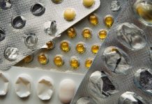 Popularna witamina. Eksperci alarmują: zakazana w połączeniu z kawą