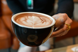 Nie dodawaj do kawy. Dramatyczny wpływ na pracę mózgu