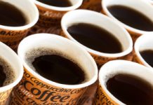Naukowcy podnieśli alarm. Nie dodawaj do kawy – dewastuje pamięć
