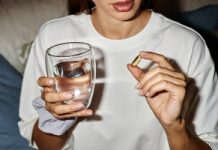 Polacy łykają na potęgę. To dlatego włosy wypadają garściami, a stawy są w rozsypce