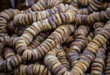 Dodawany na ogromną skalę. Szatkuje jelita, brzuch rośnie jak balon