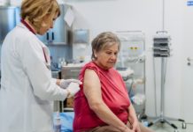 Szczepionka zaprojektowana przez sztuczną inteligencję. Ma działać na wiele koronawirusów