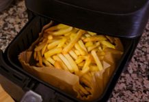 Uwaga użytkownicy air fryerów. Powszechny błąd niszczy zdrowie