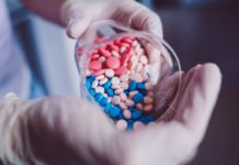 Co 12. lekarz w Polsce wypisuje recepty na placebo. Nauka bezlitosna dla tych preparatów