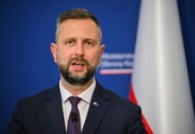 Polskie wojsko rozsyła specjalne karty. Kolor paska nie jest przypadkowy