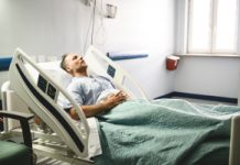 Nie ma leku, zakażonych w Polsce przybywa. Choroba uszkadza mózg